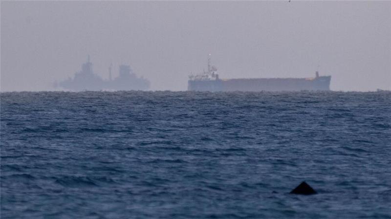Die Deutsche Marine führt derzeit Schießübungen vor Rügen durch.