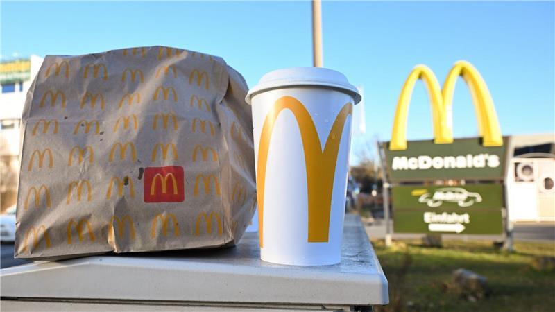 Die Deutsche Umwelthilfe verklagt die Burgerkette McDonald’s mit dem Vorwurf des „Greenwashing“. (Archiv)