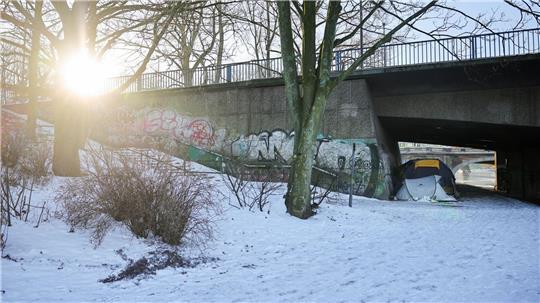 Die Diakonie fordert eine ganztägige Öffnung des Winternotprogramms. (Archivfoto)