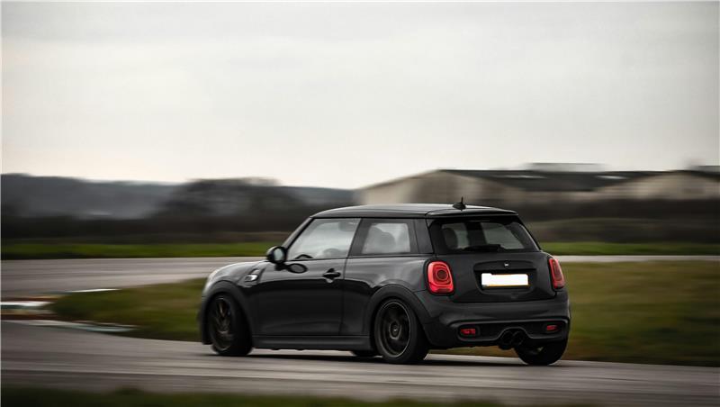 Die Diebe haben in Sauensiek einen schwarzen Mini Cooper S entwendet (Symbolbild).