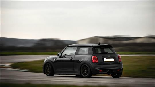 Die Diebe haben in Sauensiek einen schwarzen Mini Cooper S entwendet (Symbolbild).