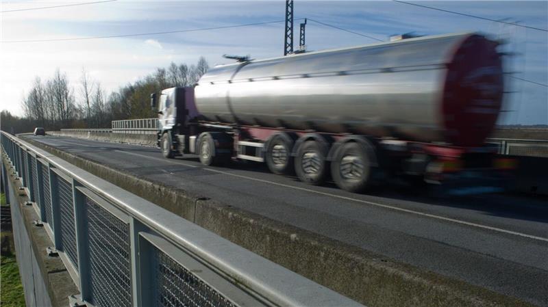 Die Diskussion um Hygienemängel bei Tanktransporten spitzt sich zu, Experten fordern Konsequenzen und verweisen auf strukturelle Schwächen in der Lebensmittellogistik.