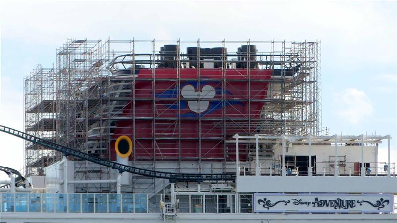 Blick auf die Disney Adventure im eingerüsteten Zustand. 