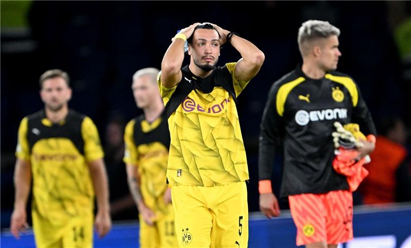 Die Dortmunder Spieler haben den Champions-League-Start in Paris verpatzt.