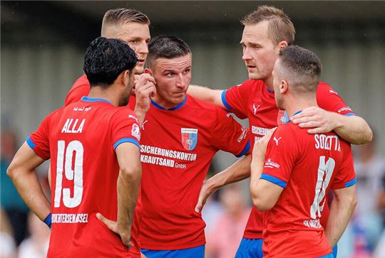 Die Drochterser Fußballer erleben gegen den FC Teutonia ein Debakel. Foto: Struwe