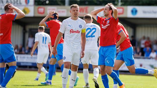 Die Drochterser können es nicht fassen, nach dem 2:3 beim SSV Jeddeloh ist der Pokalwettbewerb schon gelaufen.