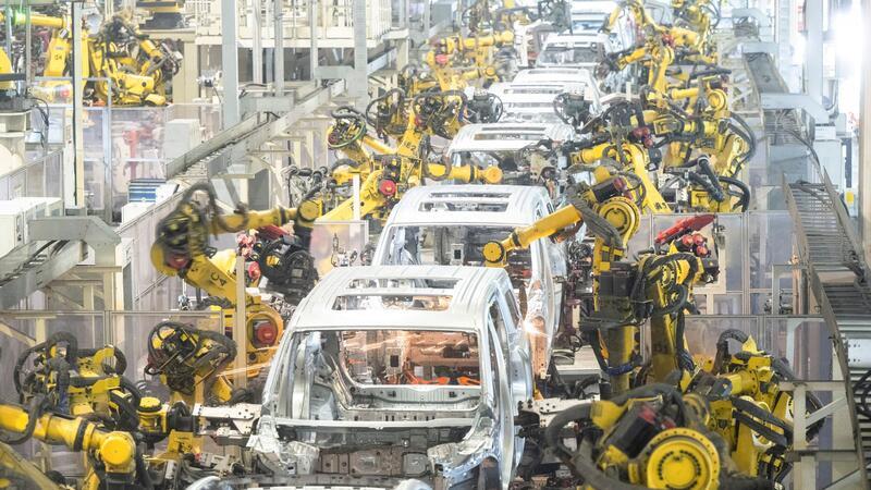 E-Autos aus China: Peking und Brüssel wollen verhandeln Die EU-Kommission untersucht seit vergangenem Herbst, ob E-Autos in China von wettbewerbsverzerrenden Subventionen profitieren.