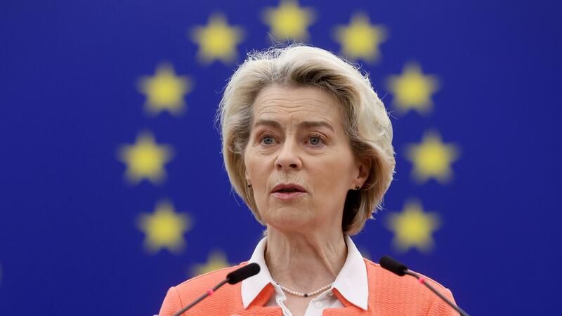 EU bereitet höhere Zölle auf russisches Getreide vor Die EU-Kommission will nach Angaben von Kommissionspräsidentin Ursula von der Leyen höhere Zölle auf russisches Getreide vorbereiten.