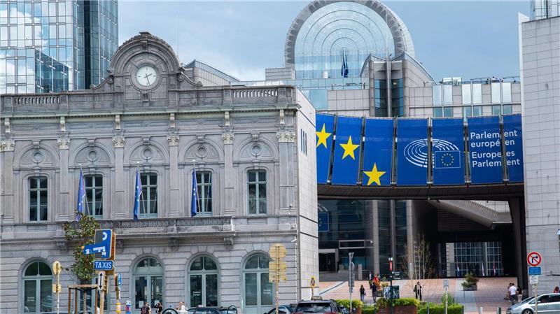 Unsicherheit nach US-Urteil - EU legt Zollabkommen auf Eis Die EU und die USA hatten sich vergangenes Jahr auf ein Zollabkommen geeinigt. (Archivbild)