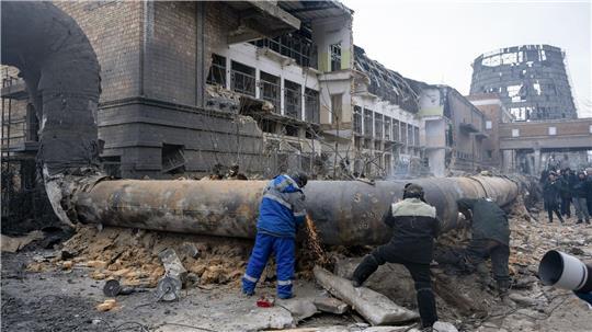 Die EU will die Ukraine beim Wiederaufbau von Infrastruktur unterstützen. (Archivbild)