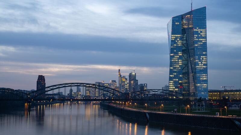 Kreditnehmer hoffen auf Zinssenkung Die EZB hält den Leitzins im Euroraum bei 4,5 Prozent.