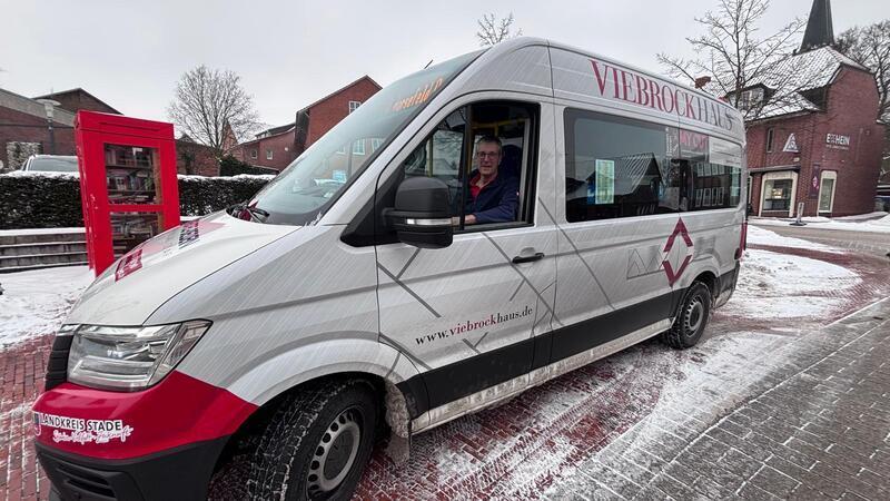 Die Ehrenamtlichen des Bürgerbusses Harsefeld setzen sich auch bei Wind und Wetter hinters Steuer.