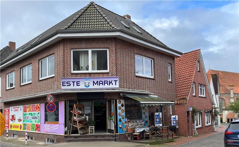 Die Eigentümer wollen die Immobilie in der Estebrügger Straße 80 mit dem Este Markt verkaufen.