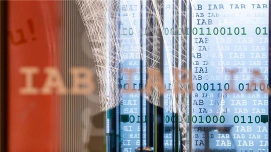 Die Einführung des Elterngeldes hat die Betriebe längerfristig kaum negativ getroffen (Archivbild). 