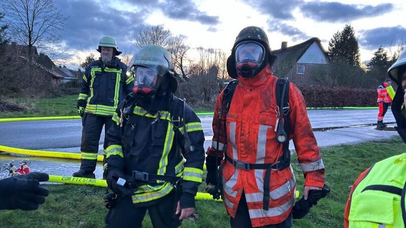 Die Einsatzkräfte löschten die Flammen.
