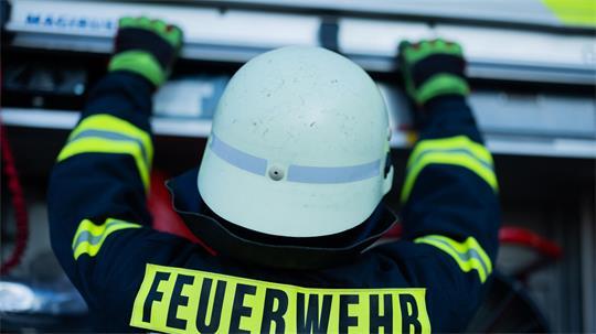 Die Einsatzkräfte von Zug I der Ortsfeuerwehr Buxtehude waren mit dem sogenannten „Gerätesatz Maschinenunfälle“ ausgerückt. (Symbolbild)