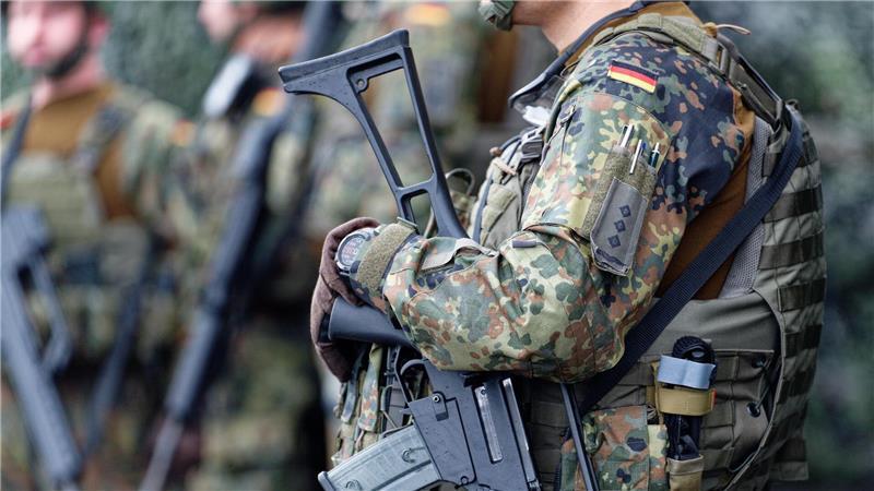 Immer mehr junge Leute wollen zur Bundeswehr Die Einstellungs-Zahlen bei der Bundeswehr steigen. (Archivbild)