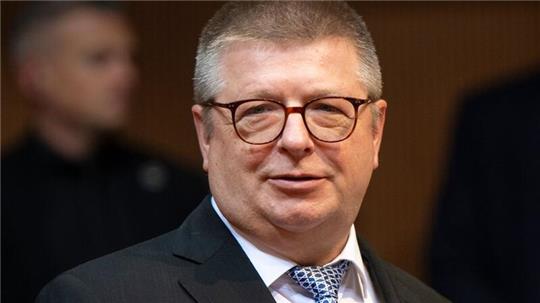 Die „Einstiegsschwelle“ in den Rechtsextremismus sei gesunken, sagt der Präsident des Bundesamtes für Verfassungsschutz, Thomas Haldenwang.