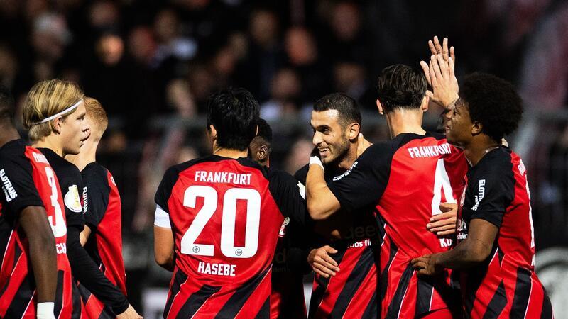 Die Eintracht ist durch einen Sieg bei Viktoria Köln ins Achtelfinale eingezogen.
