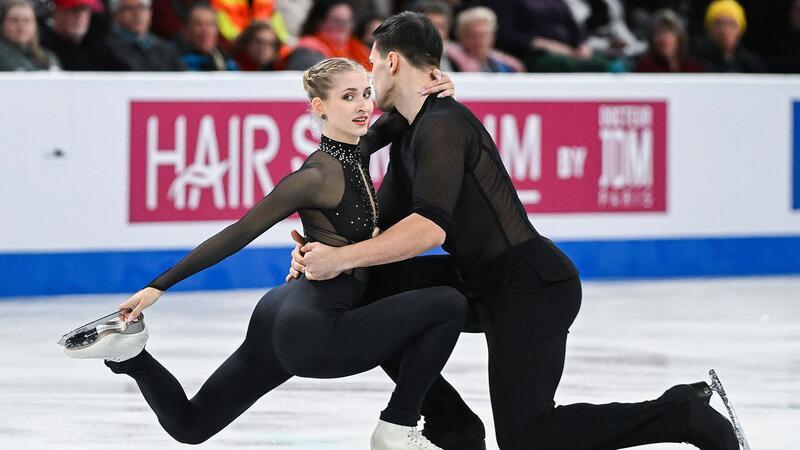 Die Eiskunstläufer Minerva Fabienne Hase und Nikita Volodin haben bei der WM in Montreal die Bronzemedaille gewonnen.
