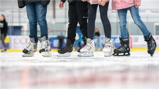 Die Eissporthalle Harsefeld eröffnet die Saison mit einer Disco on Ice am 11. Oktober.