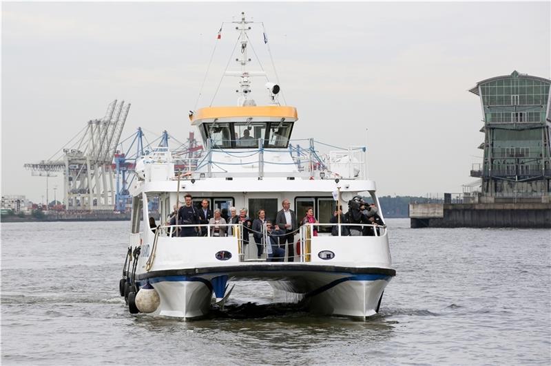 Die Elbfähre „Liinsand“. Foto: Bodo Marks/dpa