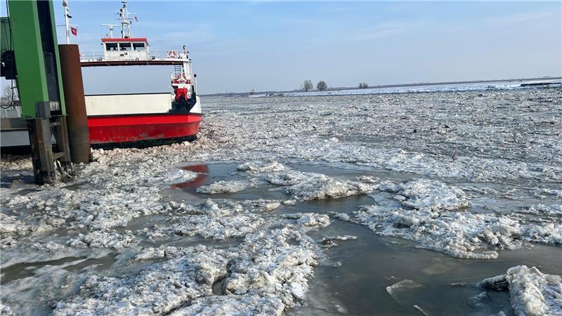 Die Elbfähre Wischhafen-Glückstadt ist derzeit außer Betrieb.