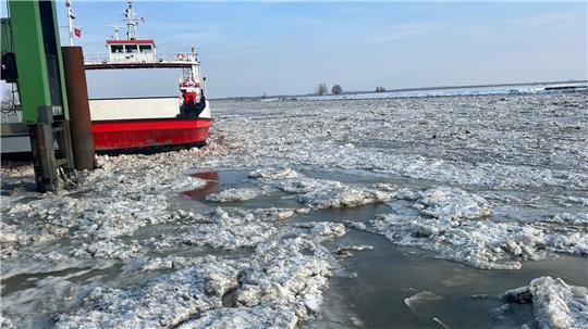 Die Elbfähre Wischhafen-Glückstadt ist derzeit außer Betrieb.