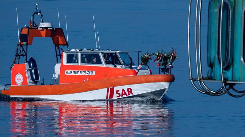 Neues Seenotrettungsboot in Zinnowitz getauft Die Enkelin des verstorbenen Namensgebers taufte das Boot am Nachmittag.