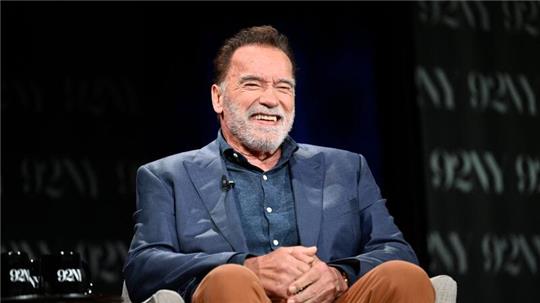 Die Enkelinnen von Arnold Schwarzenegger stehen mit den Tieren für Frühstück an. Es gibt selbstgemachte Kekse.