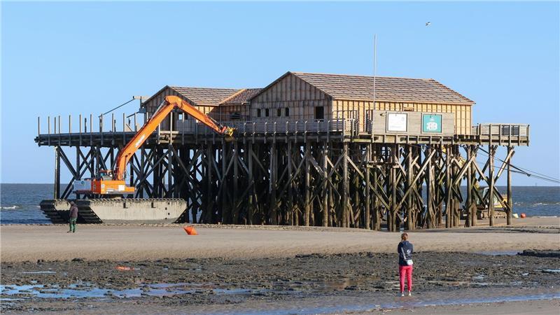 Die Entkernung des Gebäudes begann bereits vor einigen Wochen.