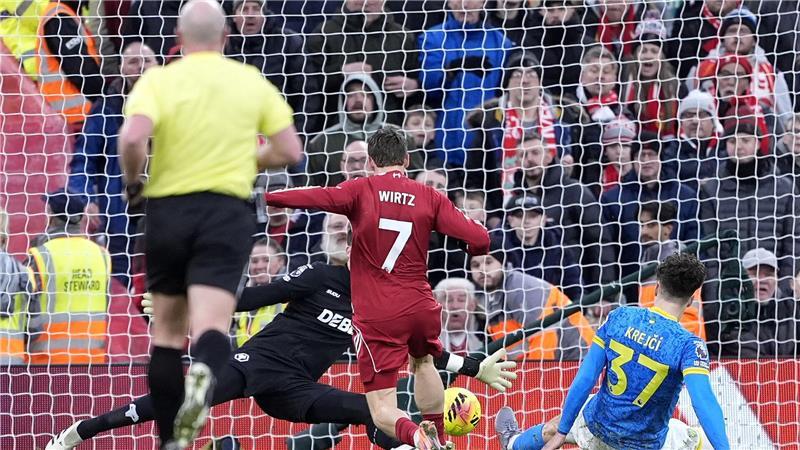 Erlösung nach 23 Spielen: Wirtz zeigt es den Zweiflern Die Erlösung für Florian Wirtz: Er erzielte das 2:0 gegen Wolverhampton.