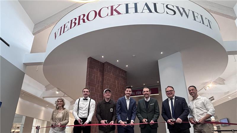 Die Eröffnung der ViebrockhausWelt fand mit viel Prominenz statt.