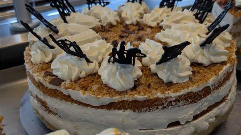 Hofcafé Tschritter in Nindorf: Labyrinth und leckere Torten Die Este-Welle ist beliebt in Tschritters Hofcafé.