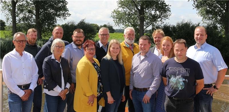 Estorfer Bürgerliste ist voll besetzt Die Estorfer Kandidaten (von links): Günter Sommerfeld, Joachim Bardenhagen, Olaf Plehn, Bärbel Hesse-Mundt, Jean Yves Bolzonello, Marga Hoops, Hans-Werner Hinck, Nicole Dahling, Henry Dede, Ingo Hemp, Andreas Rausche, Jenny Niedostatek, Vo