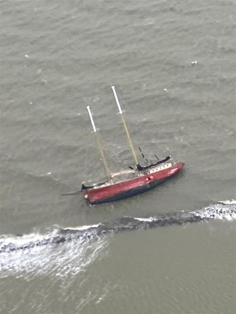 Die "Ethel von Brixham" ist stark in Schräglage geraten.