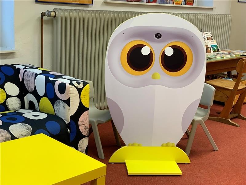 Bücherei Horneburg: Wie Tonies und Eule Luka Kinder zum Lesen animieren Die Eule Luka soll die Kinder zum Lesen motivieren: Die Lese-Insel steht in der Zweigstelle der Bücherei in der Eichhörnchen-Grundschule in Dollern. Foto: Kokott