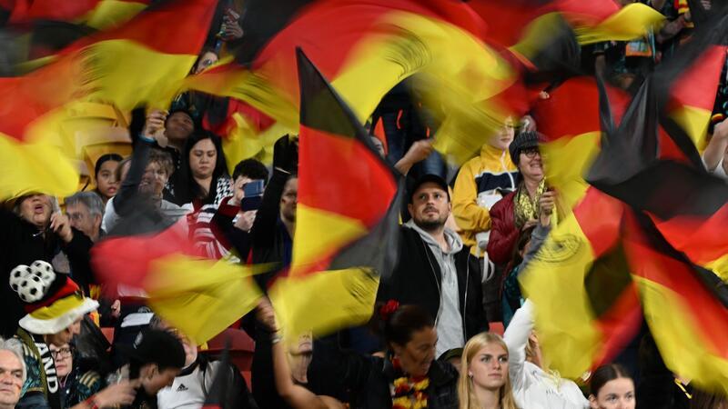 Das Teilnehmerfeld steht: Was Fans zur EURO wissen müssen Die Euphorie in Deutschland vor der Heim-EM 2024 scheint geweckt. Das Turnier kann kommen.