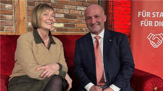Die Ex-Bürgermeisterin Silvia Nieber und der aktuelle SPD-Bürgermeisterkandidat Kai Koeser für Stade stehen 2026 gemeinsam im Wahlkampf.
