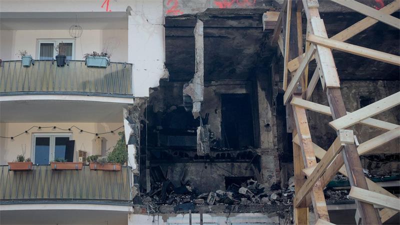 Hausexplosion in Regensburg: Leiche geborgen Die Explosion zerstörte Teile des Wohnhauses.