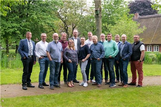 Die FWG-Kandidaten für den Rat der Samtgemeinde Oldendorf-Himmelpforten. Foto: FWG