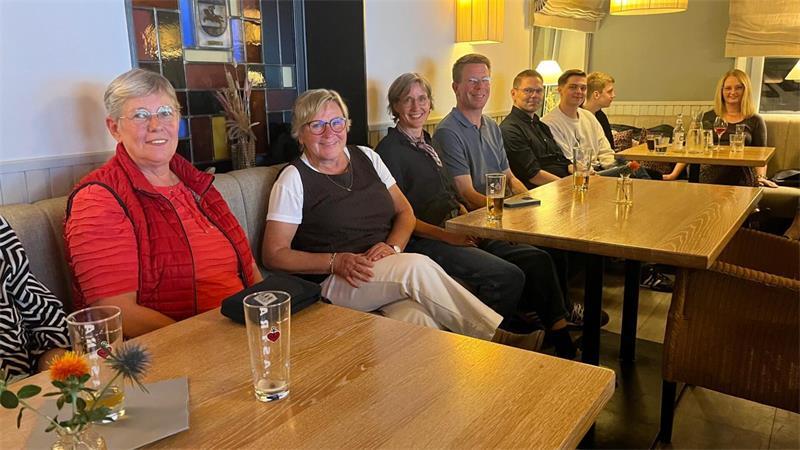 Maren Kleinschmidt wird Bürgermeisterin der Samtgemeinde Harsefeld Die FWG verfolgt die Wahl vom Kino-Hotel Meyer aus.