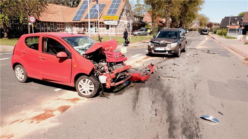 Die Fahrerin des Nissan Pixo hatte offenbar ein Auto übersehen.