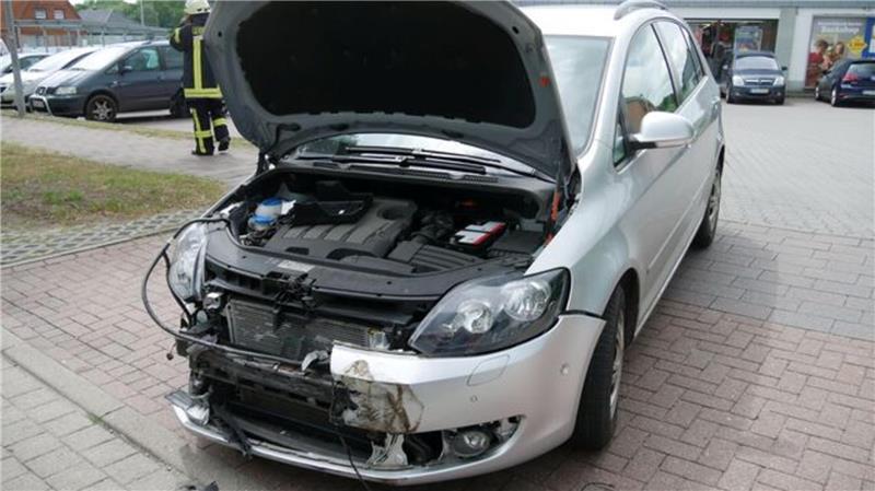 Die Fahrerin des VW Golf übersah offenbar den auf der B73 in Richtung Wingst fahrenden Opel Zafira.