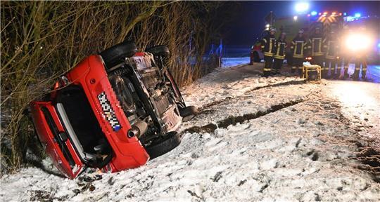 Die Fahrerin hatte auf der schneeglatten K37 zwischen Bliedersdorf und Rutenbeck die Kontrolle über ihr Fahrzeug verloren.