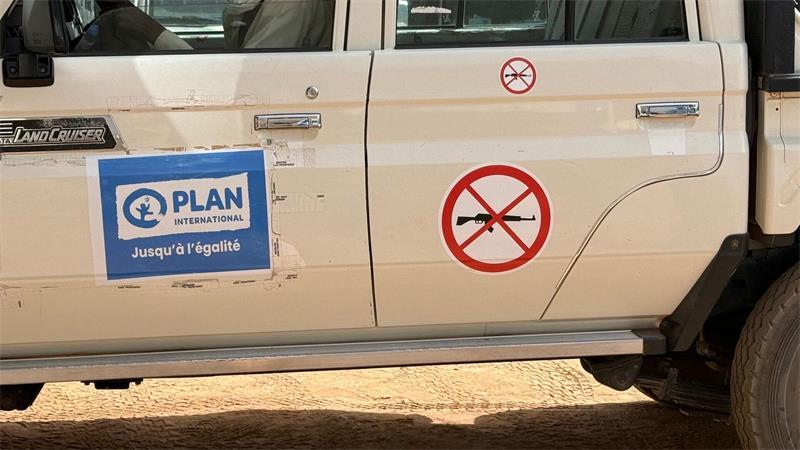 Humanitäre Helfer riskieren in Krisengebieten ihr Leben Die Fahrzeuge von Hilfsorganisationen in Krisengebieten sind klar gekennzeichnet - trotzdem kommt es immer wieder zu Angriffen auch auf Helfer. (Archivbild)