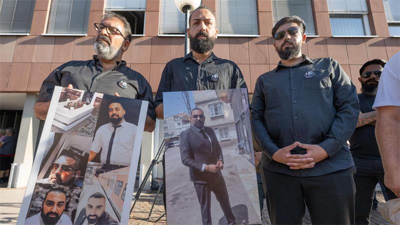 Die Familie des Opfers forderte vor Prozessbeginn „Gerechtigkeit“.