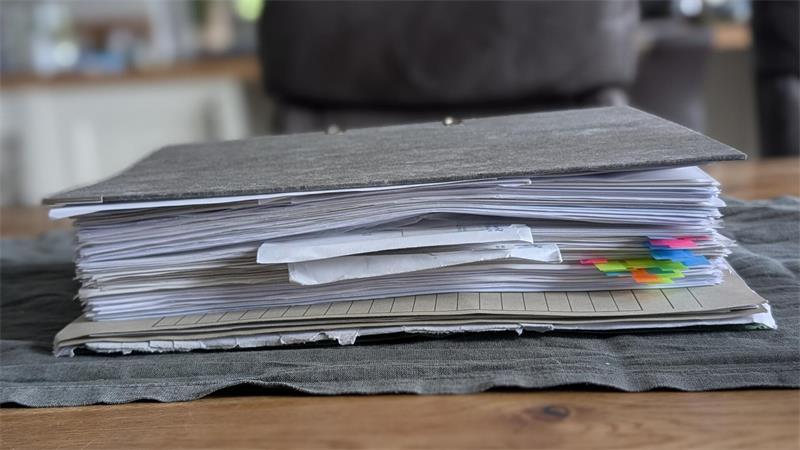 Nach schwerer Verletzung bei Hunderettung: Auf dem Weg zurück ins alte Leben? Die Familie dokumentiert mittlerweile alles - mit den bunten Markierungen sind aber nur schlechte Ereignisse gekennzeichnet.