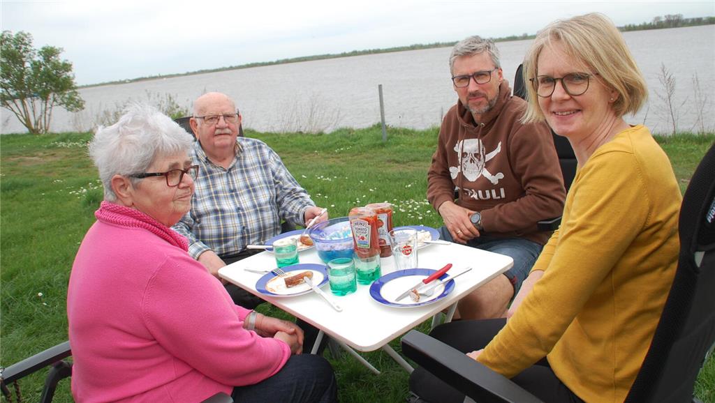 Die Familien Zadow und Ahrens.