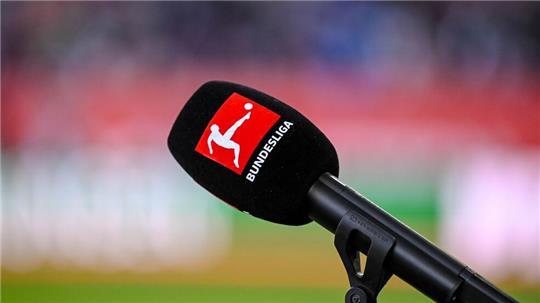 Die Fan-Organisation „Unsere Kurve“ lehnt Forderungen der Medienrechte-Inhaber nach mehr Zugang zu den Fußball-Protagonisten in den Bundesligen ab
